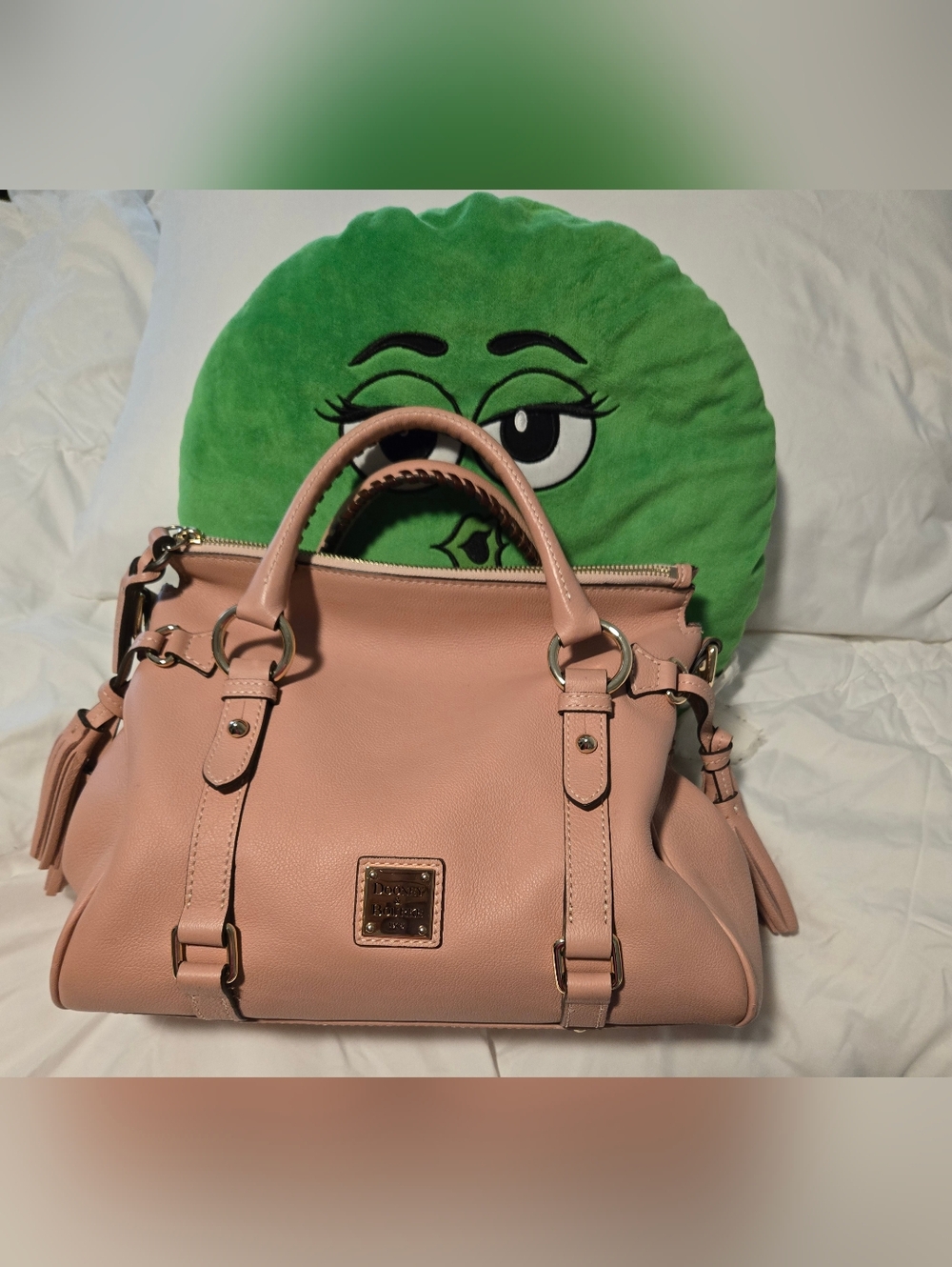 EUC Dooney & Bourke Mauve Satchel